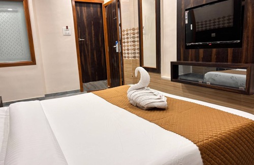 Borivali West Hotel | HOTEL ARTS PALACE