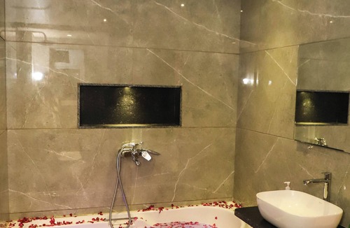 Mumbai Hotel | Hotel Aura Inn