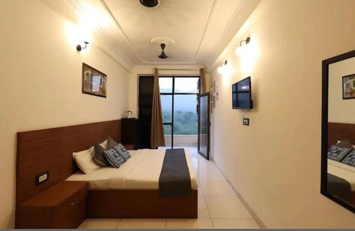 Shri Madhopur Hotel | Hotel Balram Palace Khatu Shyam
