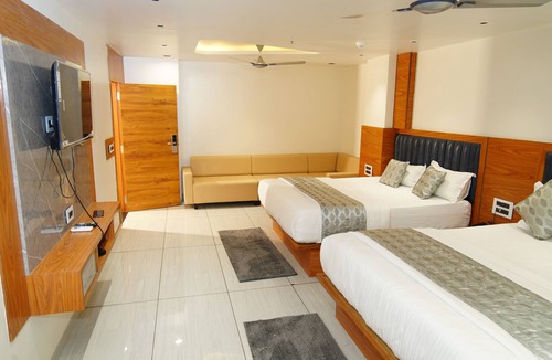 Ahmedabad Hotel | HOTEL BHAGYALAXMI LUXURY INN
