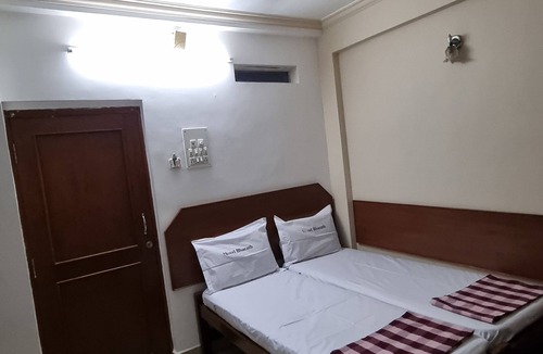 Periamet Cabin | Hotel Bharath