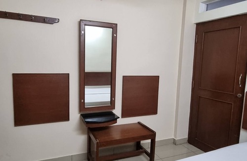Periamet Cabin | Hotel Bharath