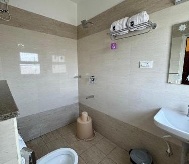 Gandhipuram Hotel | Hotel BR Grand