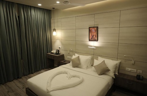 Changanacherry Hotel | Hotel Breezeland