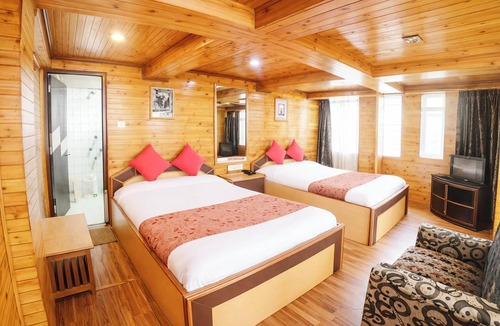 Darjeeling Hotel | Hotel Broadway Mall Road Darjeeling
