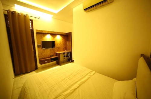 Agra House | Hotel Byke Ride - Walkable from Agra Cantt Railway Station