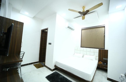 Agra House | Hotel Byke Ride - Walkable from Agra Cantt Railway Station