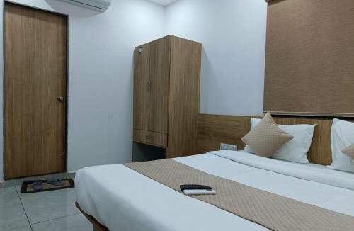 Thaltej House | Hotel Captown Inn
