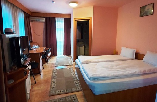Targu Secuiesc Hotel | Hotel Christine