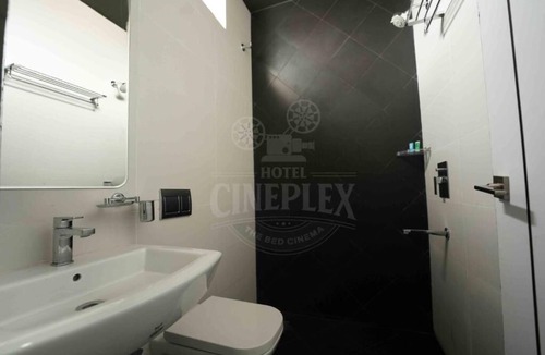Gandhipuram Hotel | Hotel Cineplex