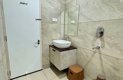 Adyar Hotel | Hotel Citywalk Residency