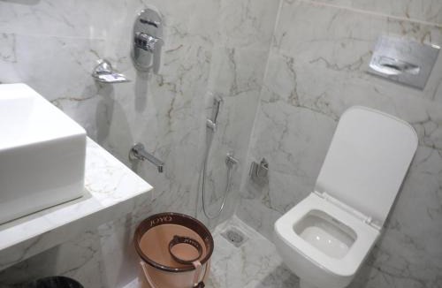 Malad East Hotel | Hotel Classy Comfort Near Exhibition Centre Nesco