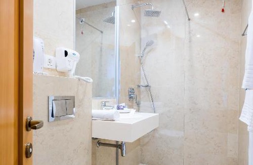 Ialomita County Hotel | Hotel Console