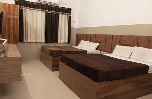 Jalgaon Hotel | HOTEL CRAZY HOME AND RESORT