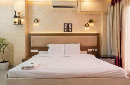 Kochi Hotel | Hotel Crest Wood inn