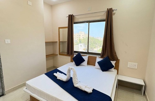 Dwarka Hotel | Hotel Darshan Palace - Near Dwarka Railway Station & Shree Dwarkadhish Temple