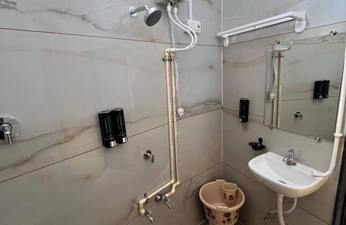 Dwarka Hotel | Hotel Darshan Palace - Near Dwarka Railway Station & Shree Dwarkadhish Temple