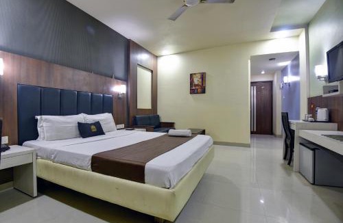 Panvel Hotel | Hotel Devanshi & Banquets by Classy Stay