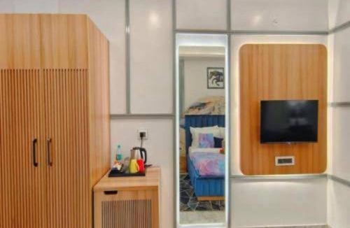 Mahmoorganj Hotel | Hotel Devi inn