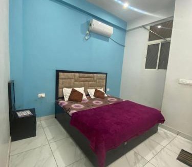 Greater Kailash Enclave I Apartment | Hotel DevNarayana Dham