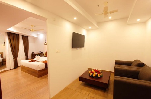 Karunagappally Hotel | Hotel Diamond Fort