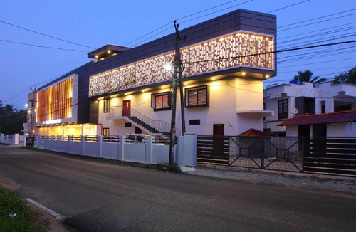 Karunagappally Hotel | Hotel Diamond Fort