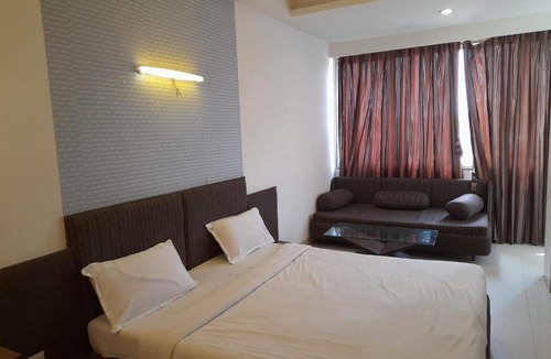 Kalyan Hotel | Hotel Dolphin Club by WB Inn