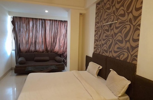 Kalyan Hotel | Hotel Dolphin Club by WB Inn