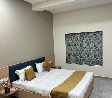 Kalol Hotel | Hotel Embassy Inn