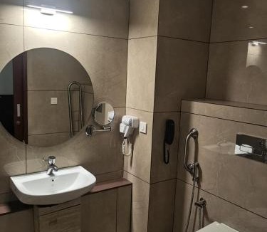 Kottarakara Hotel | Hotel Emerald Gardens