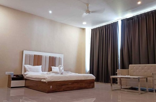 Bilaspur Hotel | Hotel Emperor Paradise