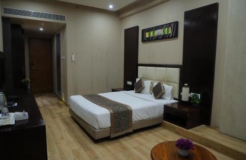Amravati Hotel | HOTEL EMPIRE STAY