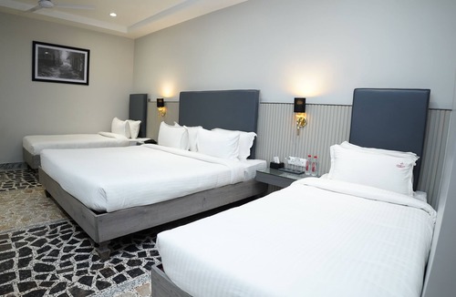 Itarsi Hotel | Hotel Express 11