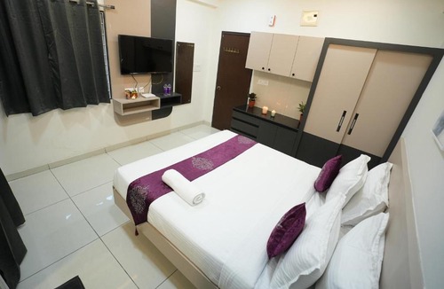 Madhapur Hotel | Hotel Flamount Arka Studios