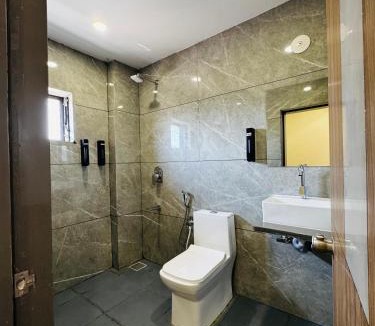 Bhuj Hotel | Hotel Fun n Food