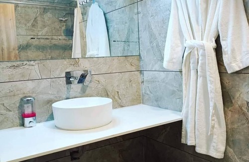 Viramgam Hotel | Hotel Fun Regency