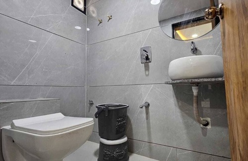 Vastrapur Hotel | HOTEL GATEWAY INN