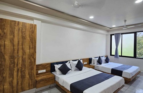 Vastrapur Hotel | HOTEL GATEWAY INN