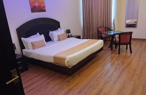 Eramalloor Hotel | Hotel Gentleman Mithila