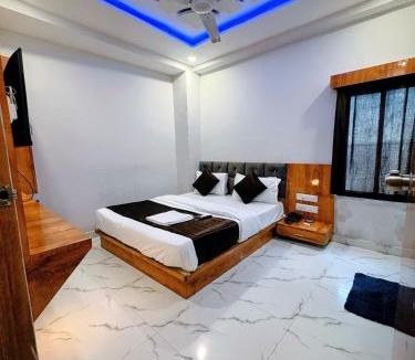 Ellis Bridge House | HOTEL GK VILLA