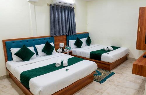 Masjid Bandar Hotel | Hotel Glow Star Residency - South Mumbai