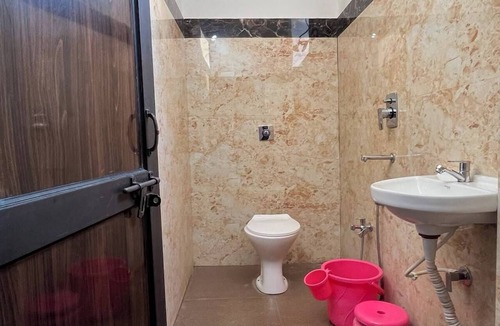 Hoshangabad Hotel | Hotel GMP