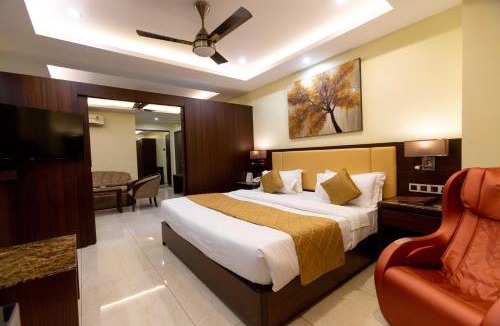 Wellington Pier Hotel | Hotel Godwin - Colaba