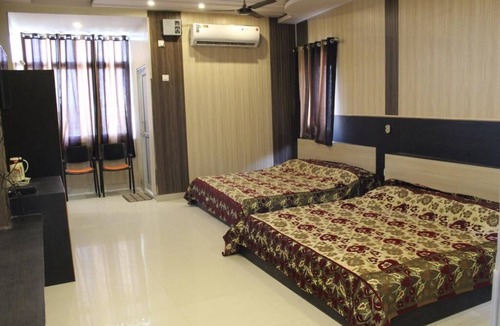 Govardhan Hotel | Hotel Gokul inn