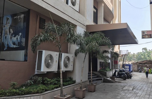 Vapi Hotel | Hotel Gokul Inn