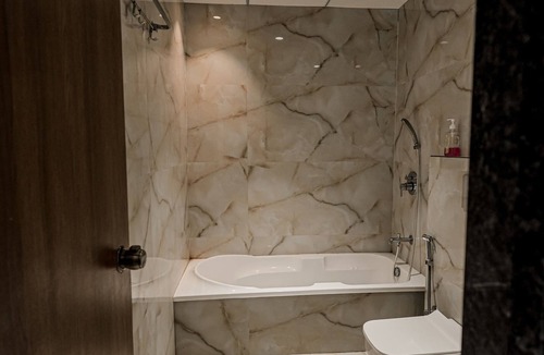 Surat Hotel | Hotel Gold Palace Inn