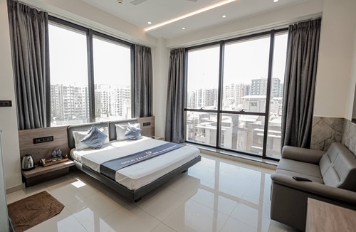 Surat Hotel | Hotel Gold Palace Inn