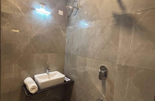 Abu Road Hotel | Hotel Golden Hills