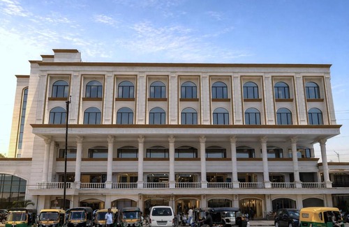 Anand Hotel | Hotel Golden Retreat - At Anand Railway Station