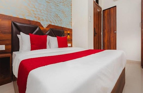 Mumbai Apartment | Hotel Golden Sands Near T2 International Airport Mumbai